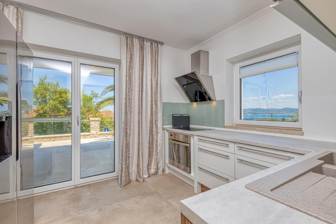 Villa Milena With Pool And Sea View Црвени-Врх Экстерьер фото