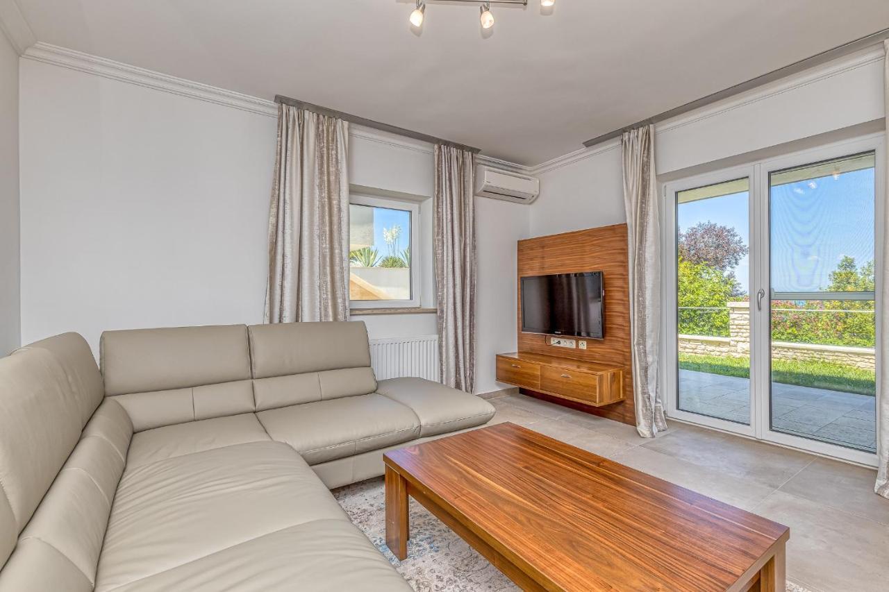 Villa Milena With Pool And Sea View Црвени-Врх Экстерьер фото